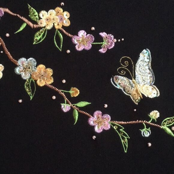 Quacker Factory black 3/4 length sleeve v-neck sweater. Size 2X - Picture 2 of 5